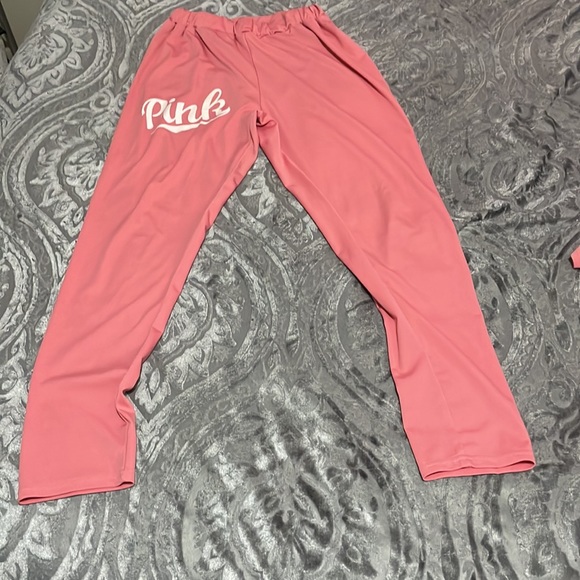 A Victoria Secret Set - Picture 2 of 5